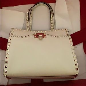NWT valentino hand bag